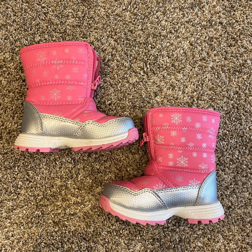 Toddler size 7 Snowflake Winter Boots